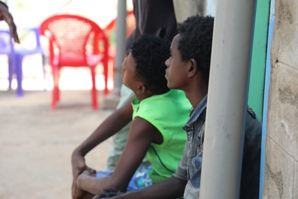 Unaccompanied child migrants at the IOM Migrant Response Centre supported by the MRP in Dire Dawa, Ethiopia. MRP Partner Save the Children supports unaccompanied minors with Family Tracing and Reunification. Photo: Eva Sibanda/IOM 2023.